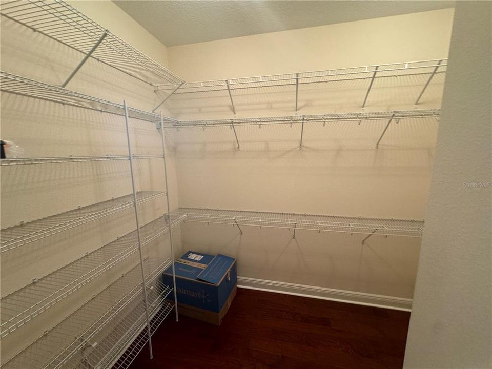 For Rent: $2,700 (3 beds, 2 baths, 1965 Square Feet)