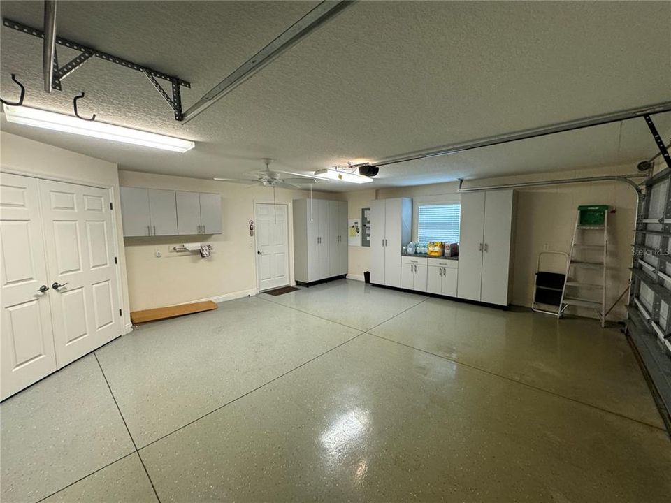 For Rent: $2,700 (3 beds, 2 baths, 1965 Square Feet)