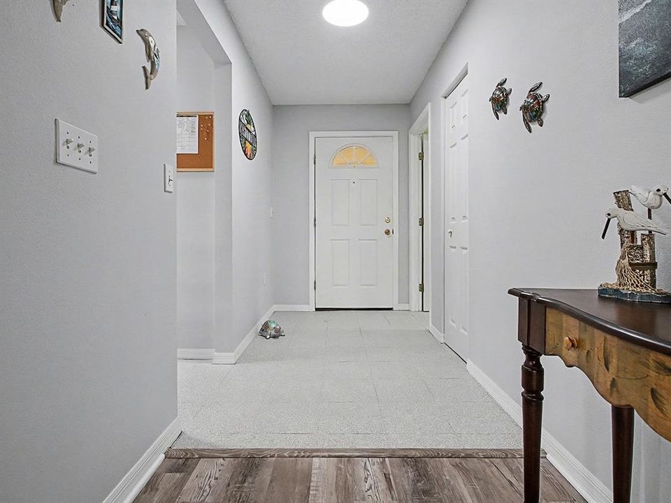 待售: $249,247 (2 贝兹, 2 浴室, 1310 平方英尺)