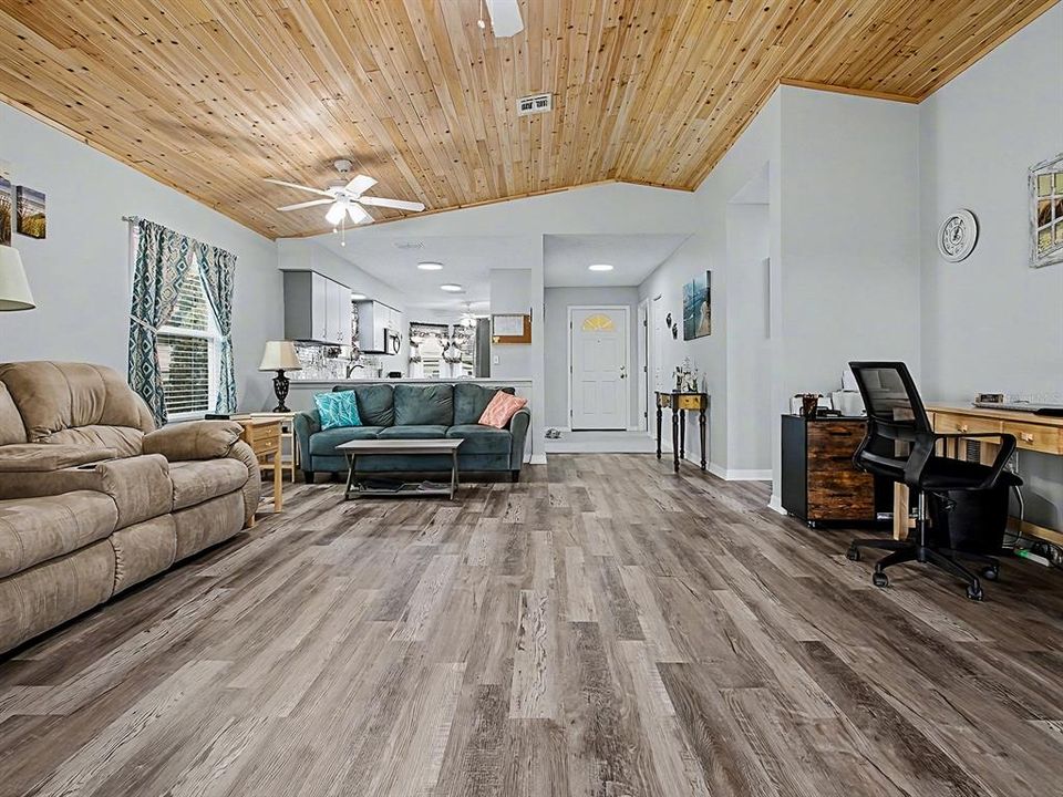 待售: $249,247 (2 贝兹, 2 浴室, 1310 平方英尺)