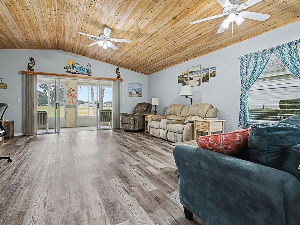 待售: $249,247 (2 贝兹, 2 浴室, 1310 平方英尺)