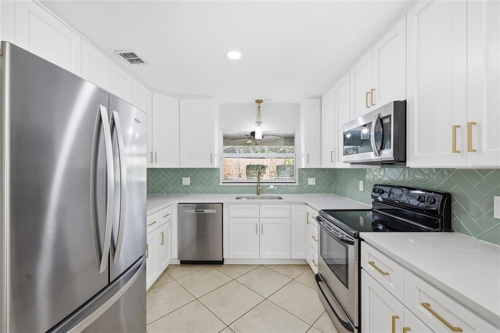 En Venta: $630,000 (4 camas, 3 baños, 2045 Pies cuadrados)