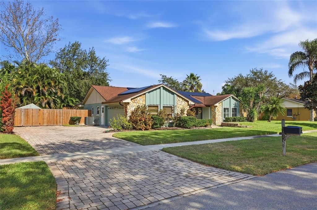 En Venta: $630,000 (4 camas, 3 baños, 2045 Pies cuadrados)