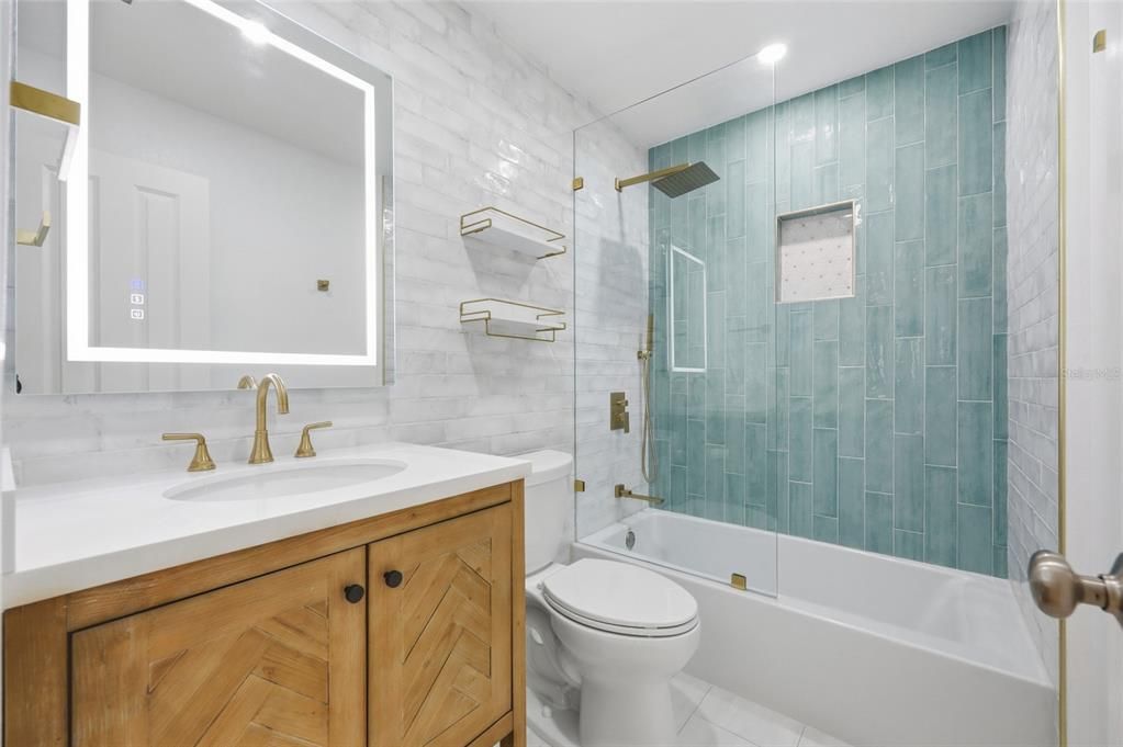 En Venta: $630,000 (4 camas, 3 baños, 2045 Pies cuadrados)