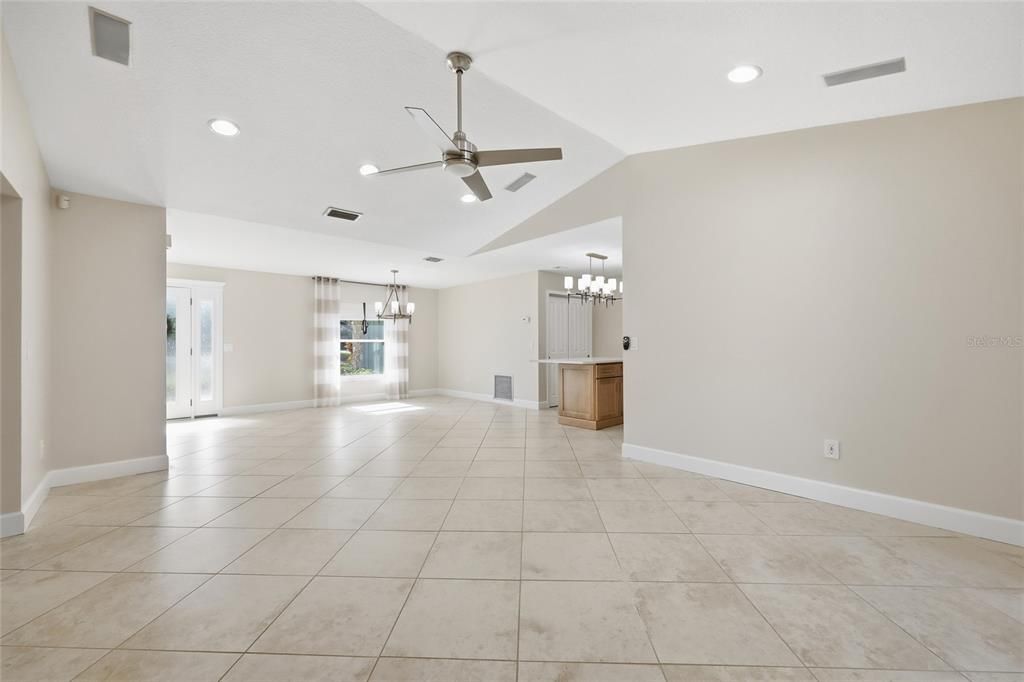 En Venta: $630,000 (4 camas, 3 baños, 2045 Pies cuadrados)