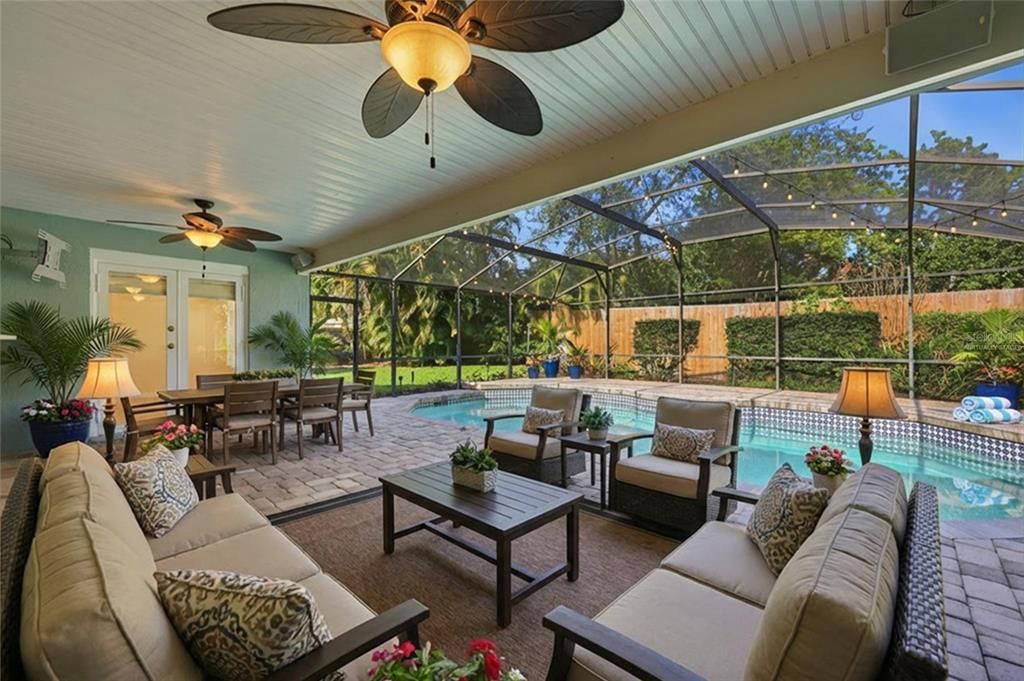 En Venta: $630,000 (4 camas, 3 baños, 2045 Pies cuadrados)