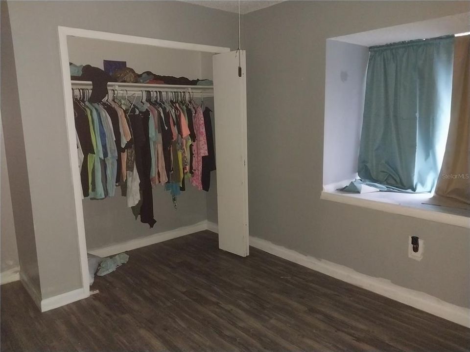 En Venta: $329,000 (4 camas, 2 baños, 1375 Pies cuadrados)