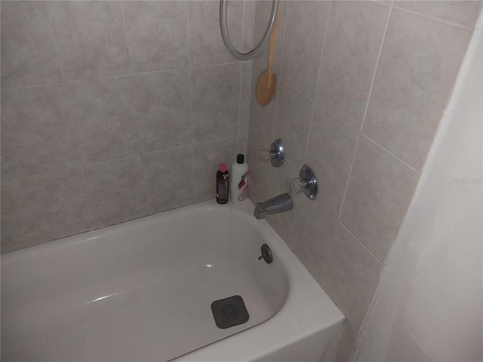 En Venta: $329,000 (4 camas, 2 baños, 1375 Pies cuadrados)