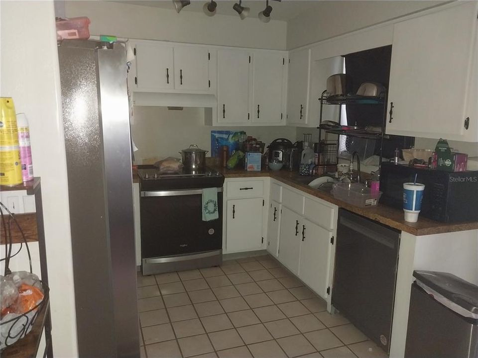 En Venta: $329,000 (4 camas, 2 baños, 1375 Pies cuadrados)