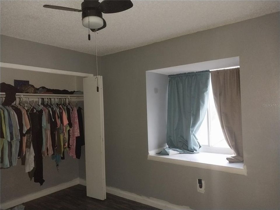 En Venta: $329,000 (4 camas, 2 baños, 1375 Pies cuadrados)