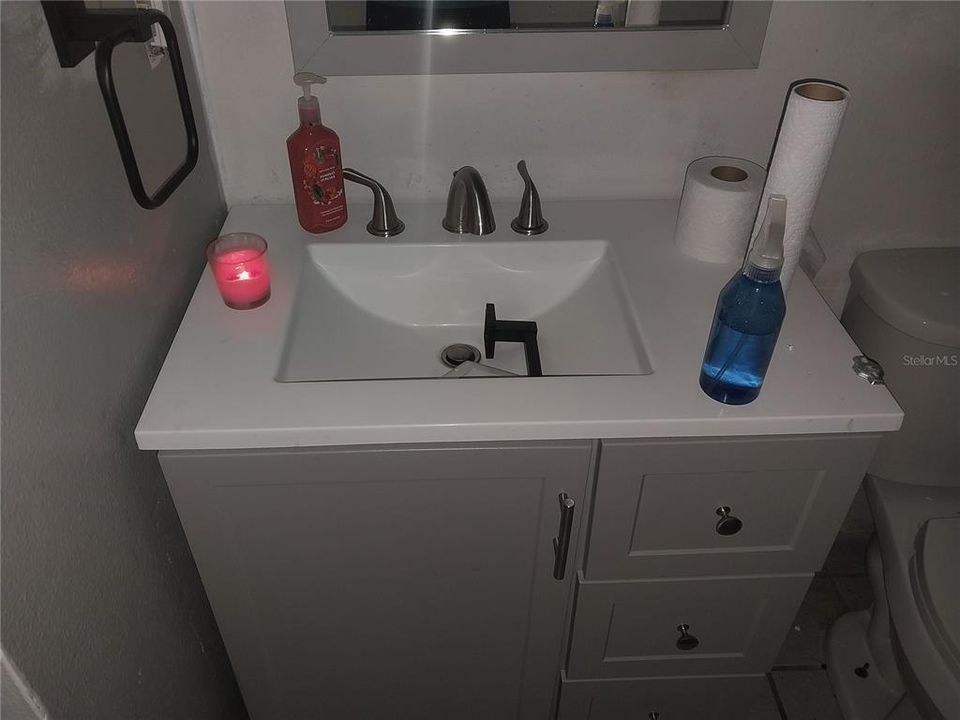 En Venta: $329,000 (4 camas, 2 baños, 1375 Pies cuadrados)