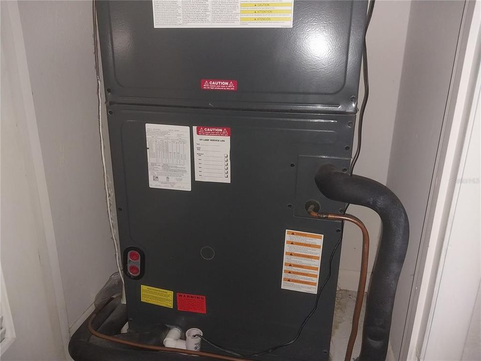 En Venta: $329,000 (4 camas, 2 baños, 1375 Pies cuadrados)