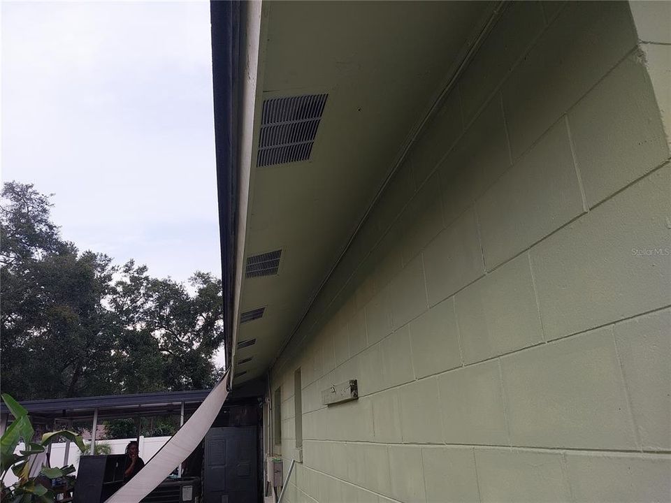 En Venta: $329,000 (4 camas, 2 baños, 1375 Pies cuadrados)