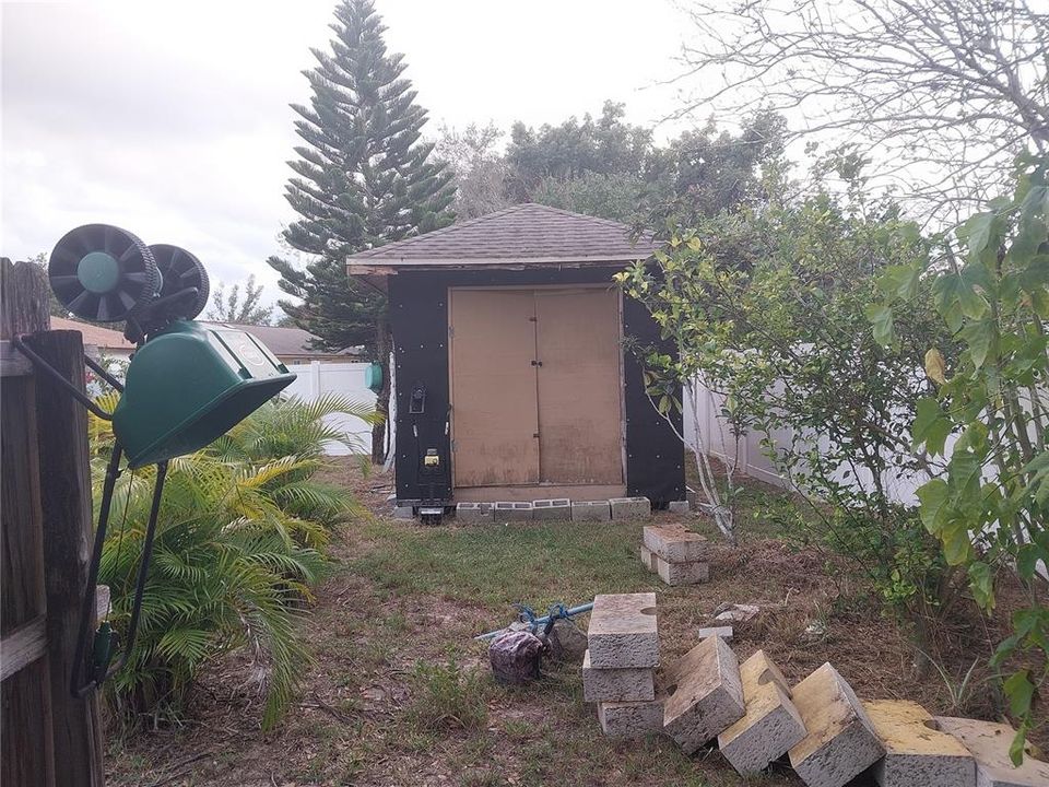 En Venta: $329,000 (4 camas, 2 baños, 1375 Pies cuadrados)