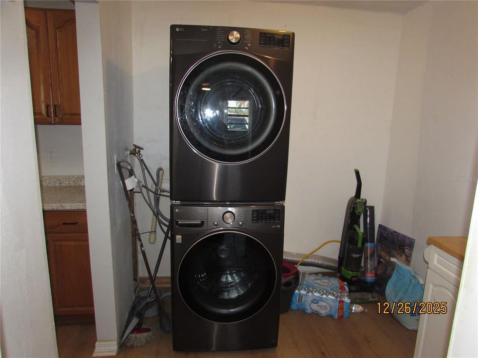 En Renta: $2,450 (4 camas, 2 baños, 1421 Pies cuadrados)