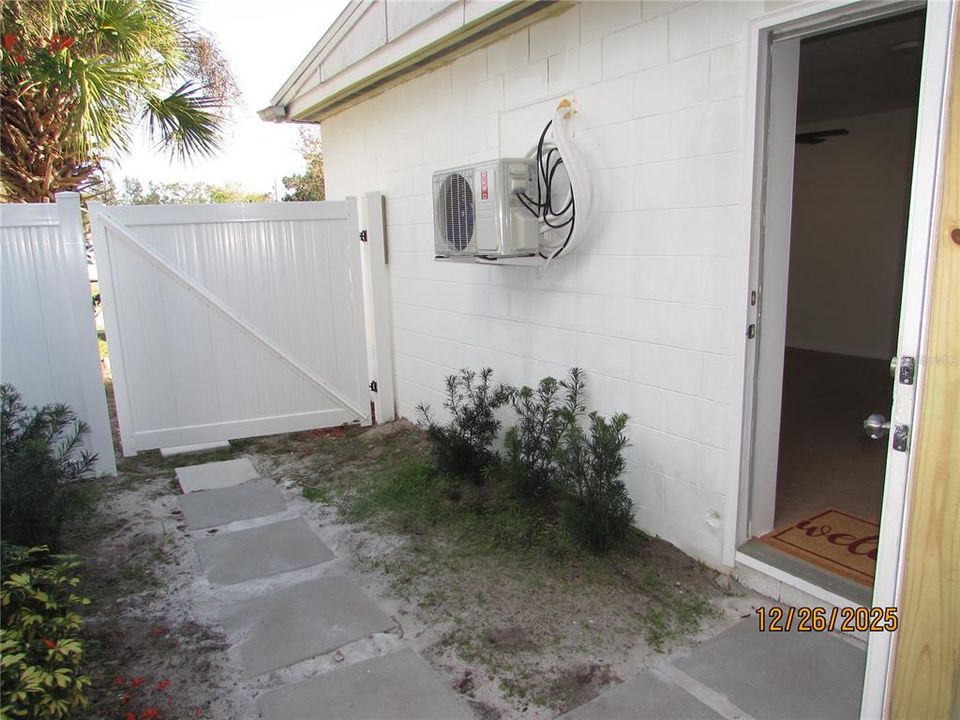 En Renta: $2,450 (4 camas, 2 baños, 1421 Pies cuadrados)