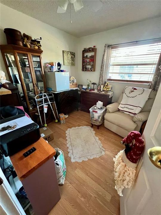 En Venta: $370,000 (6 camas, 0 baños, 1928 Pies cuadrados)