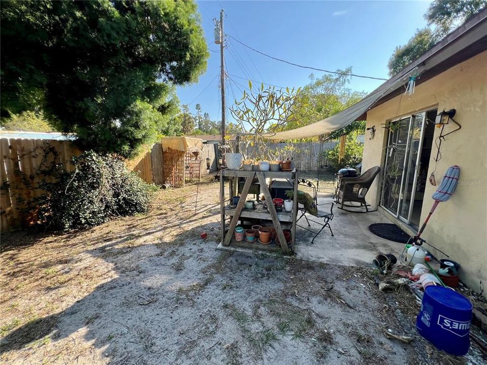 En Venta: $370,000 (6 camas, 0 baños, 1928 Pies cuadrados)