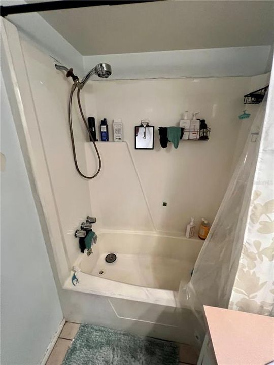 En Venta: $370,000 (6 camas, 0 baños, 1928 Pies cuadrados)