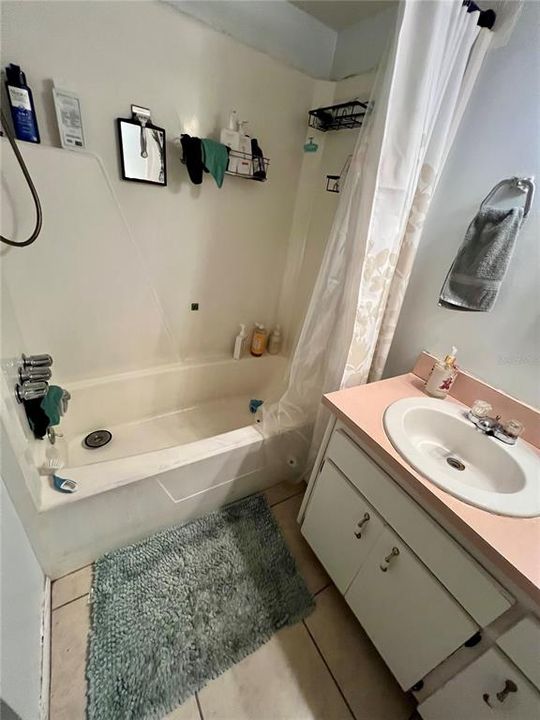 En Venta: $370,000 (6 camas, 0 baños, 1928 Pies cuadrados)