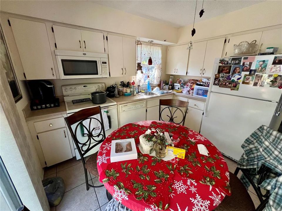 En Venta: $370,000 (6 camas, 0 baños, 1928 Pies cuadrados)