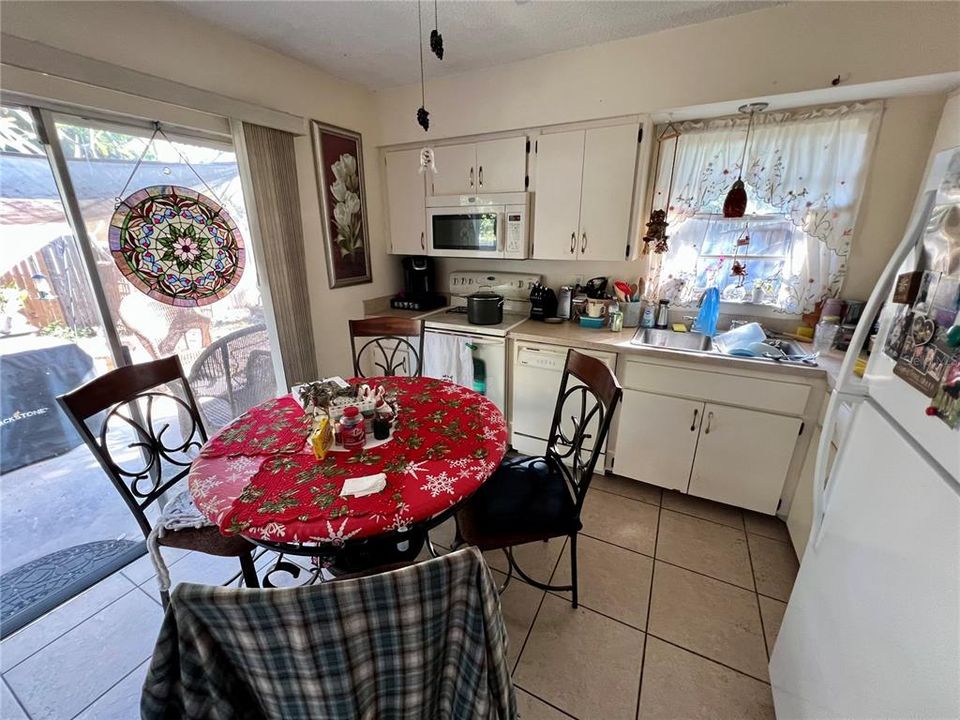 En Venta: $370,000 (6 camas, 0 baños, 1928 Pies cuadrados)