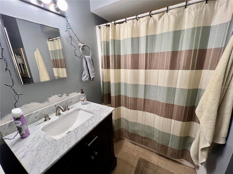 En Venta: $370,000 (6 camas, 0 baños, 1928 Pies cuadrados)