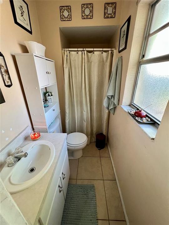 En Venta: $370,000 (6 camas, 0 baños, 1928 Pies cuadrados)