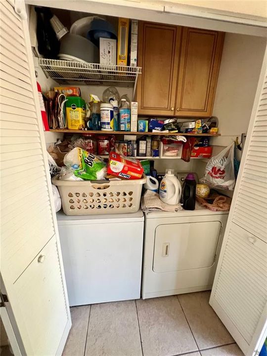 En Venta: $370,000 (6 camas, 0 baños, 1928 Pies cuadrados)