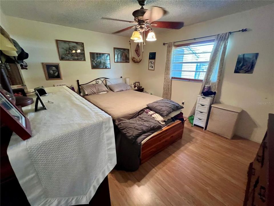 En Venta: $370,000 (6 camas, 0 baños, 1928 Pies cuadrados)