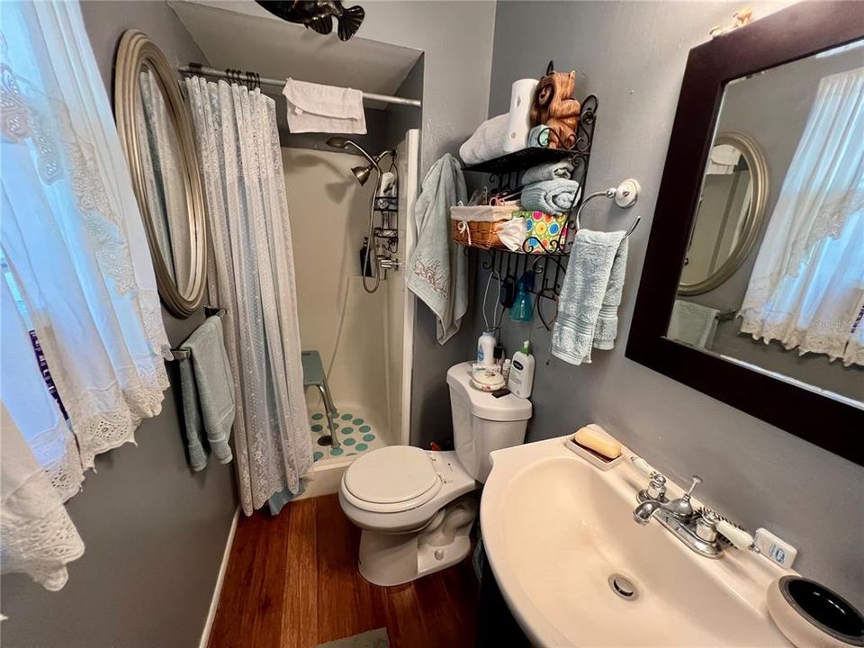 En Venta: $370,000 (6 camas, 0 baños, 1928 Pies cuadrados)