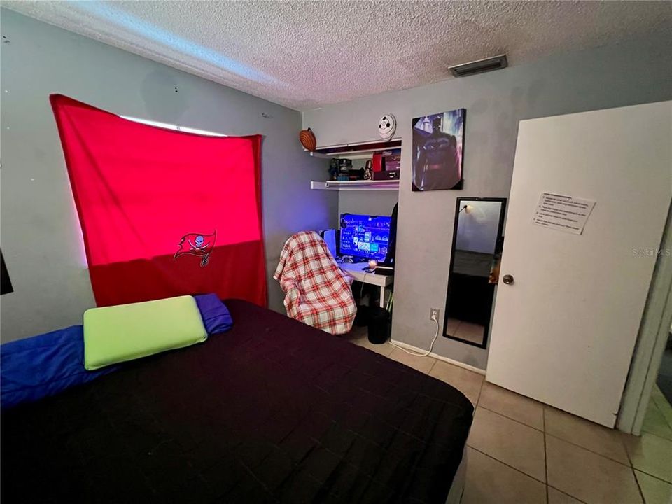 En Venta: $370,000 (6 camas, 0 baños, 1928 Pies cuadrados)