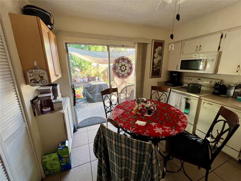 En Venta: $370,000 (6 camas, 0 baños, 1928 Pies cuadrados)