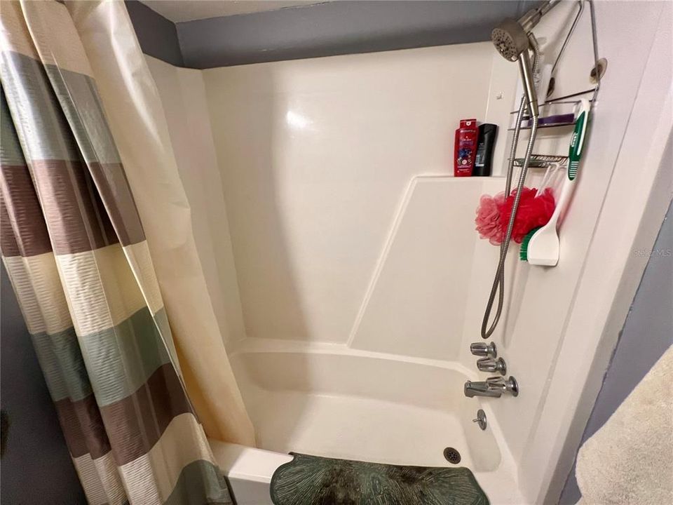 En Venta: $370,000 (6 camas, 0 baños, 1928 Pies cuadrados)