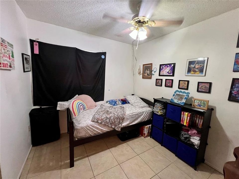 En Venta: $390,000 (6 camas, 0 baños, 1928 Pies cuadrados)