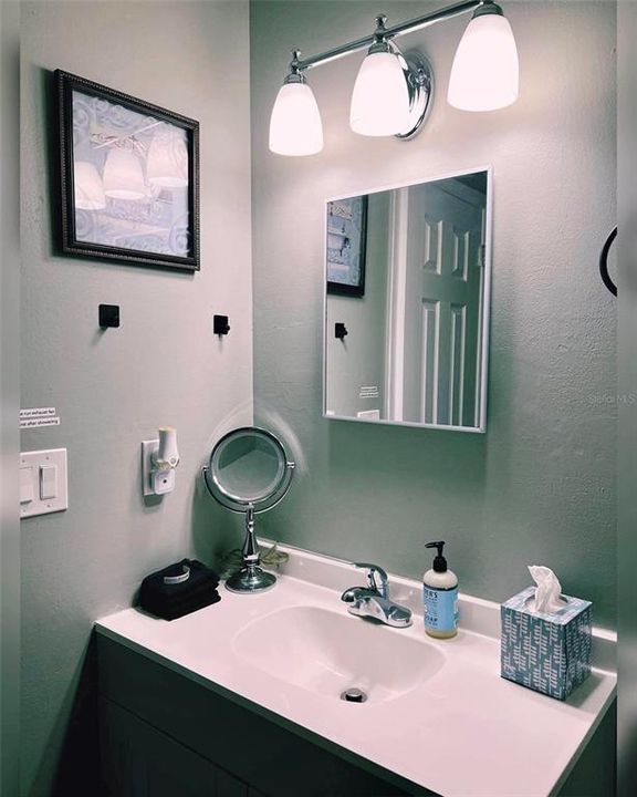 En Venta: $390,000 (6 camas, 0 baños, 1928 Pies cuadrados)