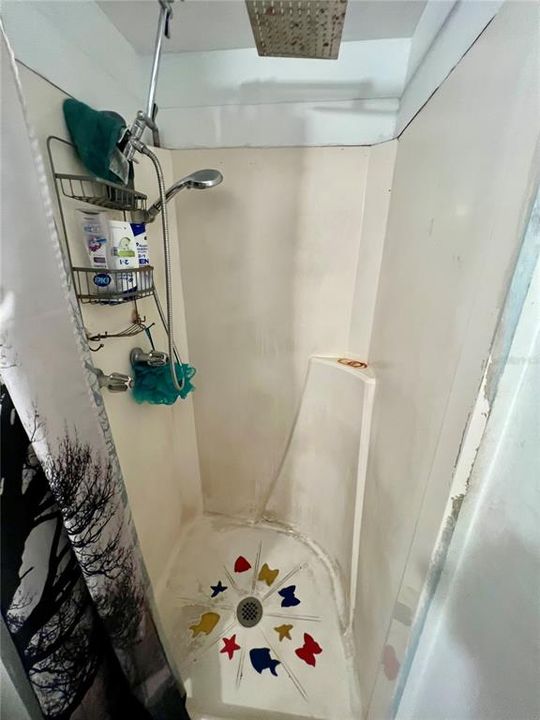 En Venta: $390,000 (6 camas, 0 baños, 1928 Pies cuadrados)