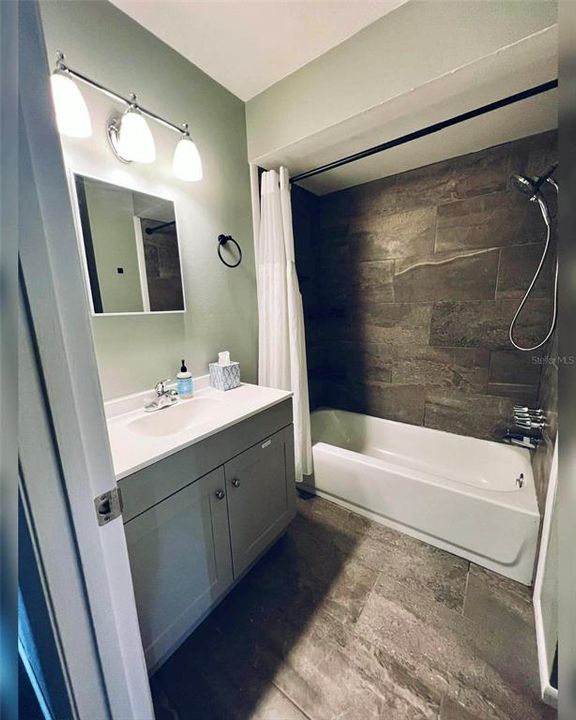 En Venta: $390,000 (6 camas, 0 baños, 1928 Pies cuadrados)