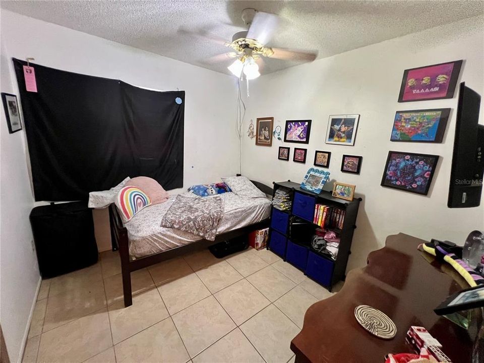 En Venta: $390,000 (6 camas, 0 baños, 1928 Pies cuadrados)