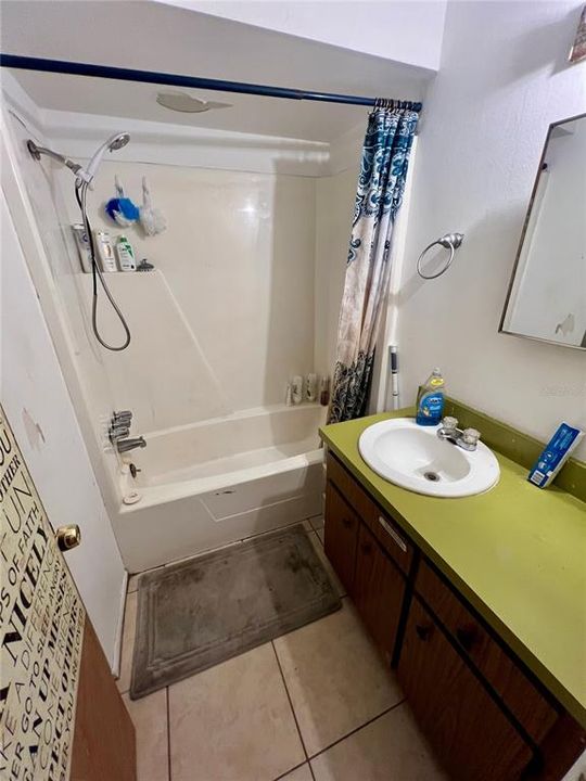 En Venta: $390,000 (6 camas, 0 baños, 1928 Pies cuadrados)