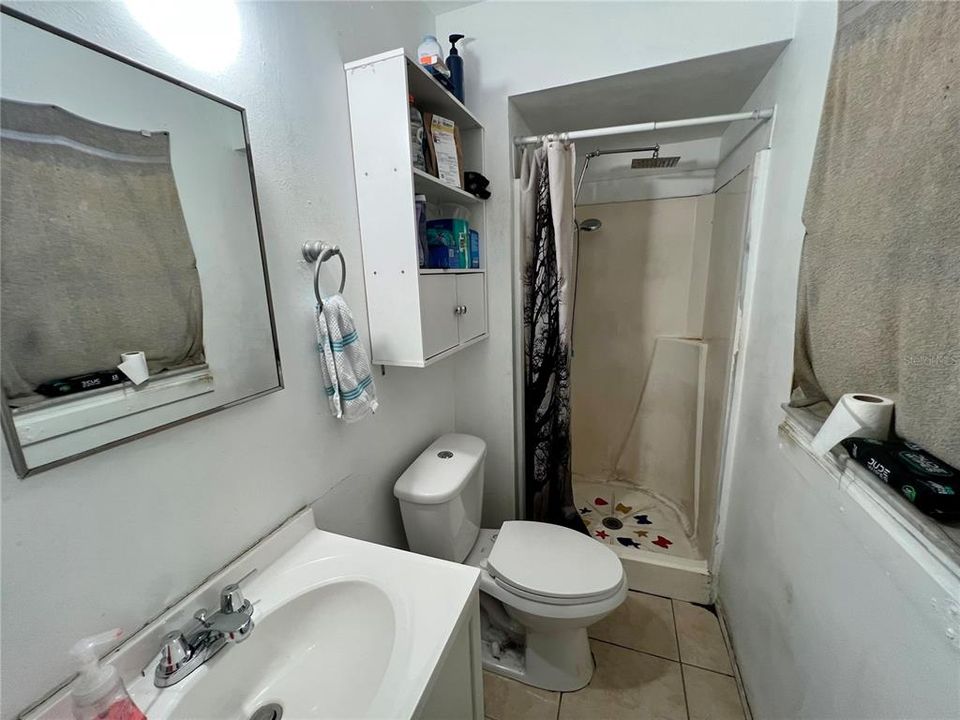 En Venta: $390,000 (6 camas, 0 baños, 1928 Pies cuadrados)