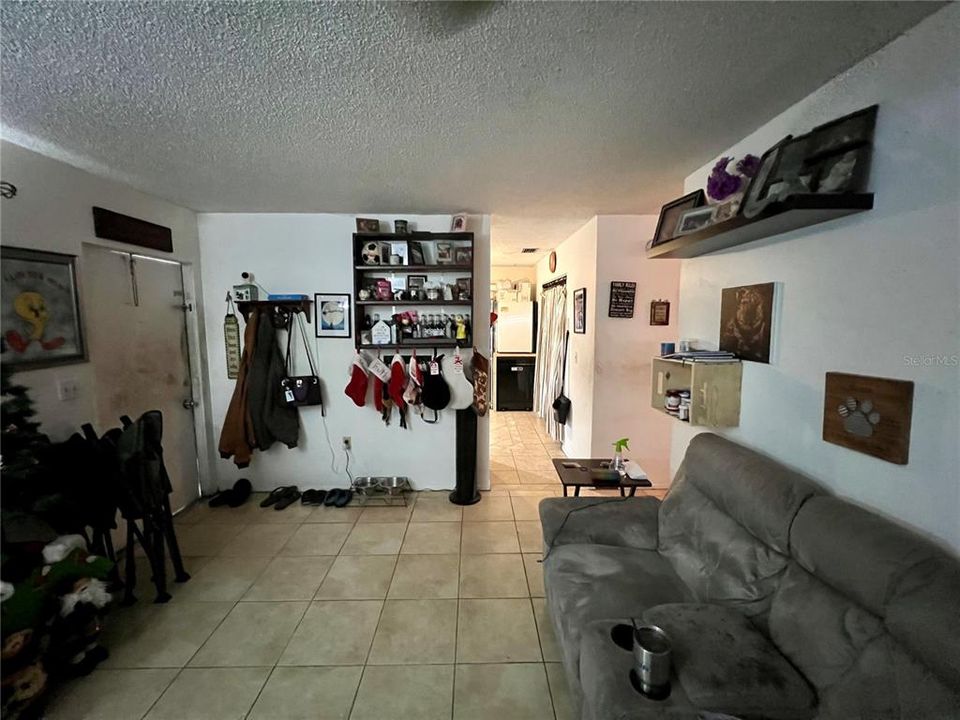 En Venta: $390,000 (6 camas, 0 baños, 1928 Pies cuadrados)