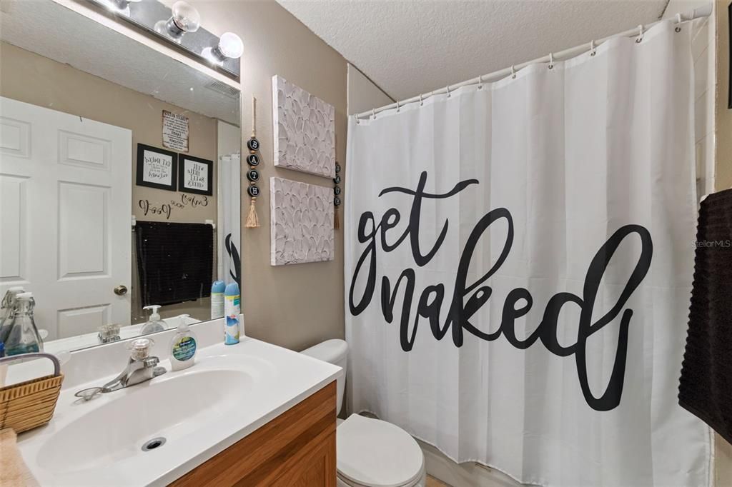 For Sale: $265,000 (3 beds, 2 baths, 1378 Square Feet)