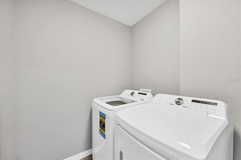 В аренду: $2,300 (2 спален, 2 ванн, 1064 Квадратных фут)