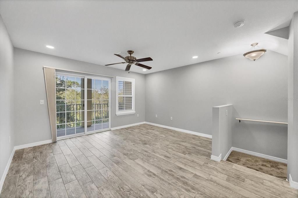 В аренду: $2,300 (2 спален, 2 ванн, 1064 Квадратных фут)