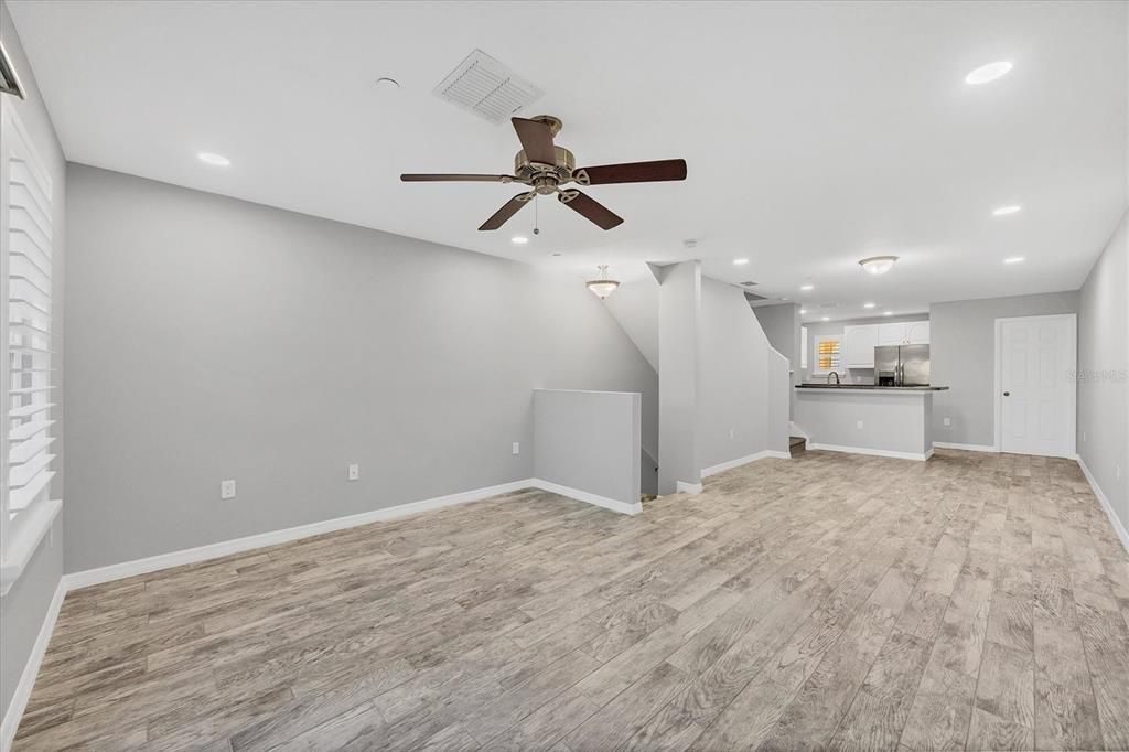 В аренду: $2,300 (2 спален, 2 ванн, 1064 Квадратных фут)