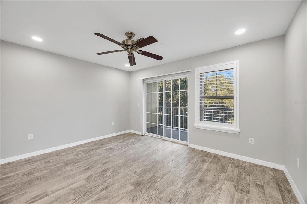 В аренду: $2,300 (2 спален, 2 ванн, 1064 Квадратных фут)