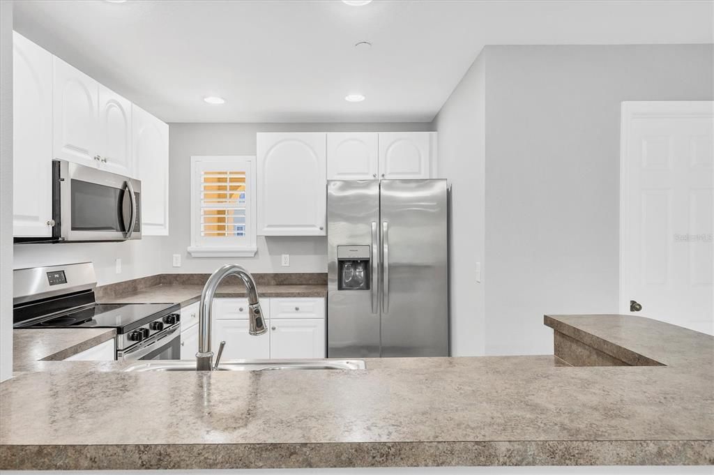 В аренду: $2,300 (2 спален, 2 ванн, 1064 Квадратных фут)