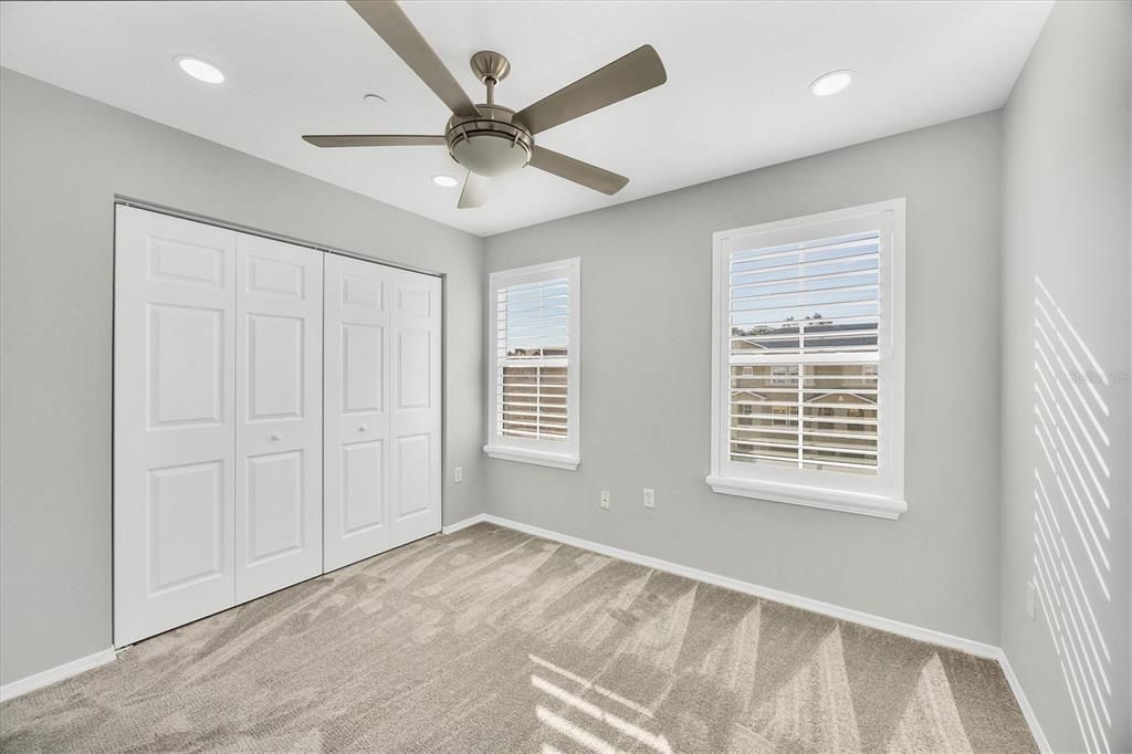 В аренду: $2,300 (2 спален, 2 ванн, 1064 Квадратных фут)