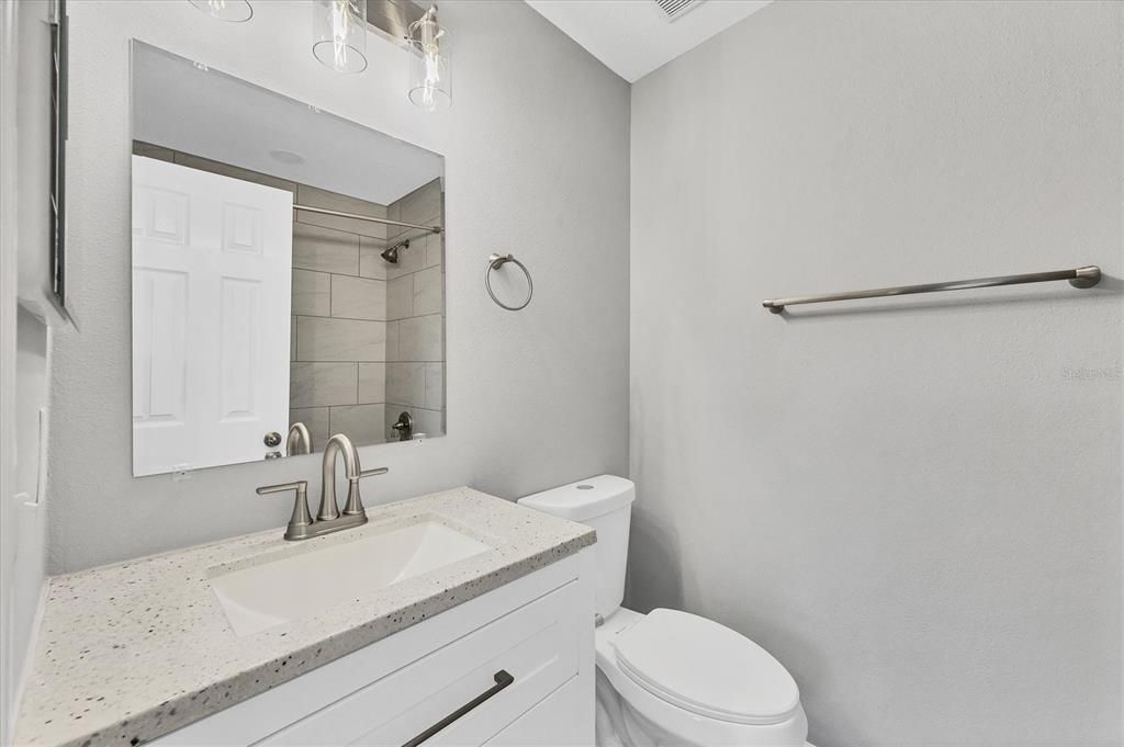 В аренду: $2,300 (2 спален, 2 ванн, 1064 Квадратных фут)